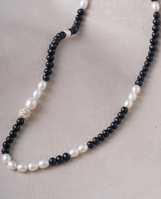 Monochrome Tide Pearl Necklace